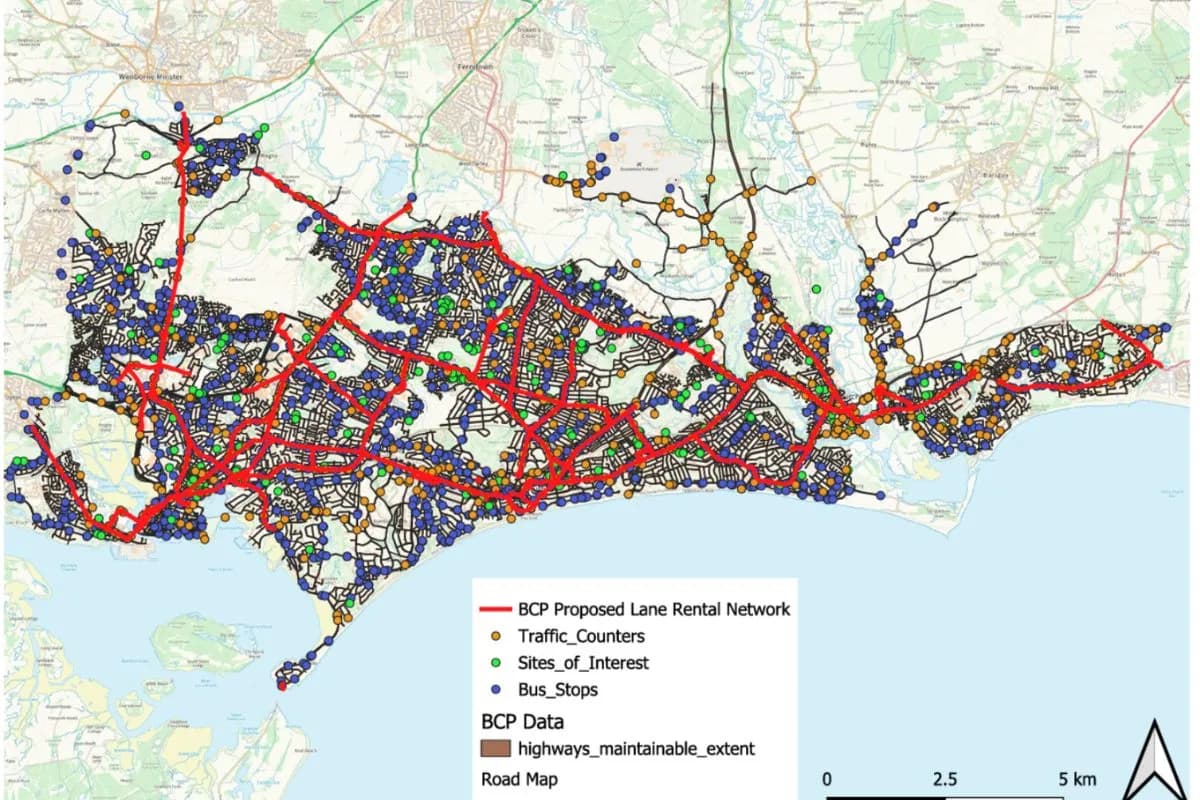 A map of a coastal area showing a proposed lane rental network in red, along with locations of traffic counters, sites of interest, and bus stops.